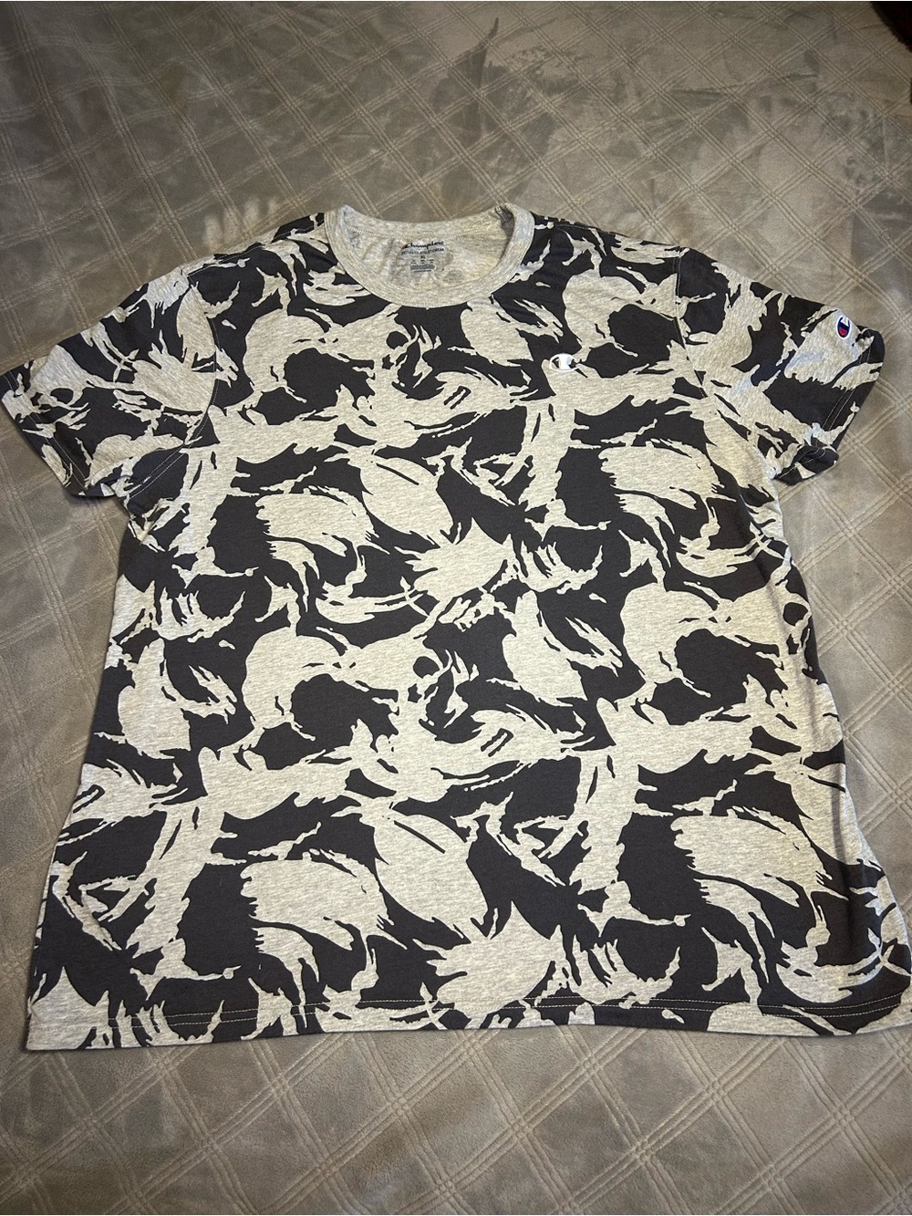 Champion Men's Black & Gray Abstract Pattern Short Sleeve Tee